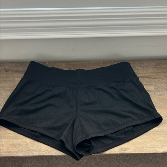 Lululemon Final Lap Short (2.5&quot;) Black Size 8 - Picture 1 of 7